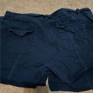 Navy Cotton capris with Back Flap Pockets